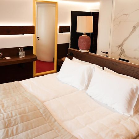 Apartments Justlvivit At The Rynok Square מראה חיצוני תמונה